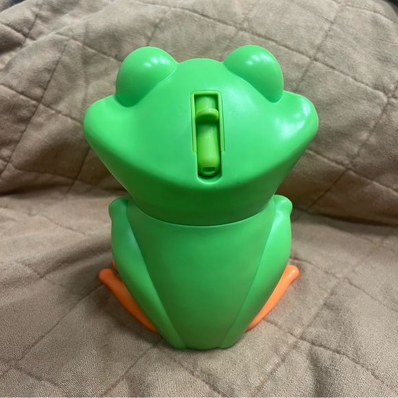BOGO Rainforest Cafe CHACHA 3D Tree Frog Souvenir Travel Drink Sipper Cupw/Straw - Picture 2 of 5